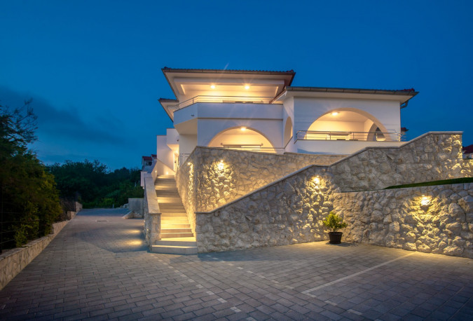 Villa Zora, Zora Suites Lopar