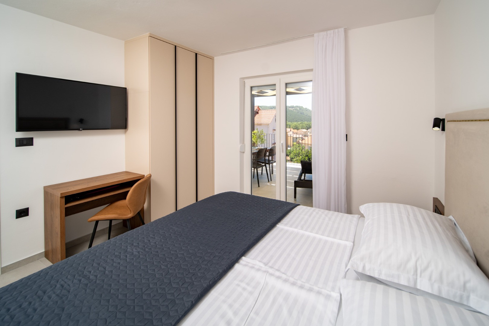 ZORA SUITES - Enjoy the comfort of our apartments, near the Paradise Beach in Lopar, Zora Suites Lopar